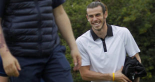 Gareth Bale malah main Golf saat latihan persiapan Euro